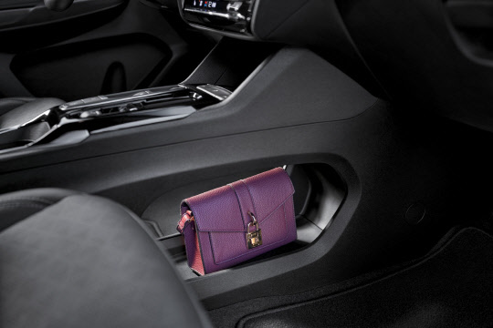 2022 볼트 EV 실내. <한국지엠 제공>